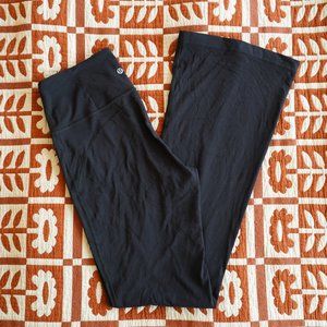 Lululemon Nulu Groove Super-High-Rise Flared Pant Size: 8 Black